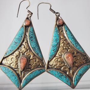 Pretty vintage looking earrings